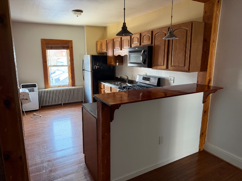 Building Photo - 433 N Pine St