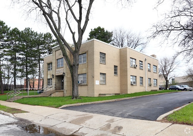 Building Photo - 201 W Chestnut St
