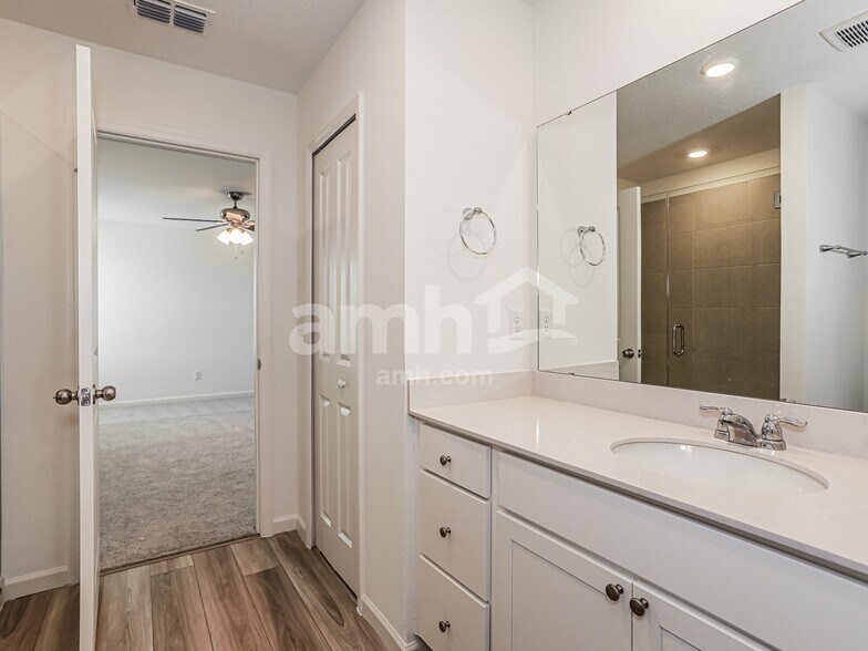 Building Photo - 2833 Grand Finale St