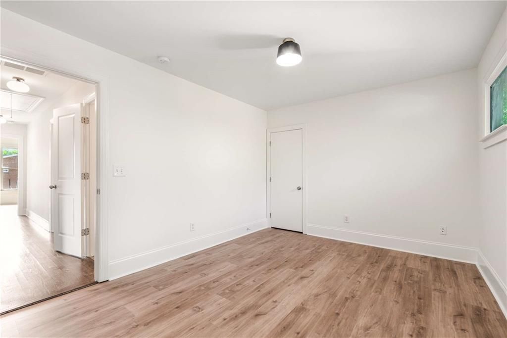 Building Photo - 94 Lucy St SE