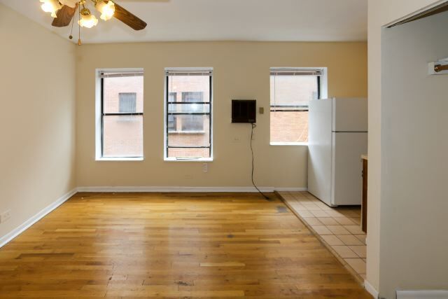 Building Photo - 820 W Cornelia