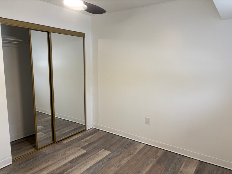 Building Photo - 150 N Main St