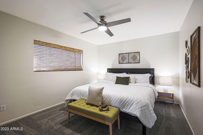 Building Photo - 421 Lila Cir