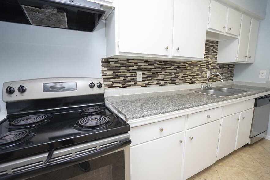 Diamond Hill at Westheimer 9411 Westheimer Rd Houston TX 77063