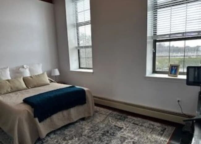 Building Photo - 1 bed 1 bath unit in a historic mill build...