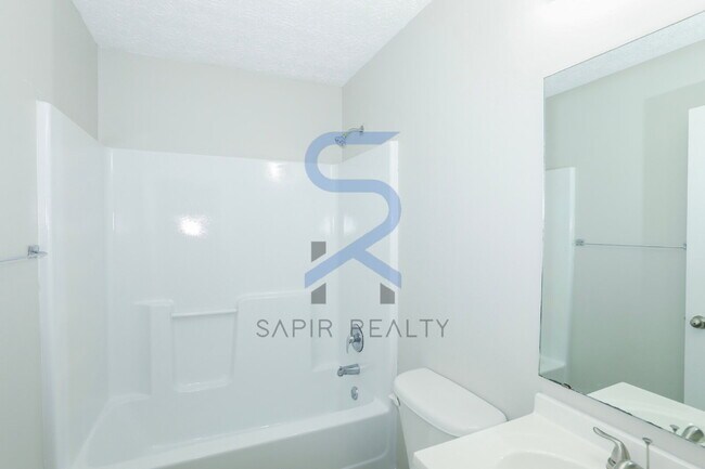 Building Photo - Modern All-Electric Living – 3BR Retreat with 2 Full Baths in Griffin
