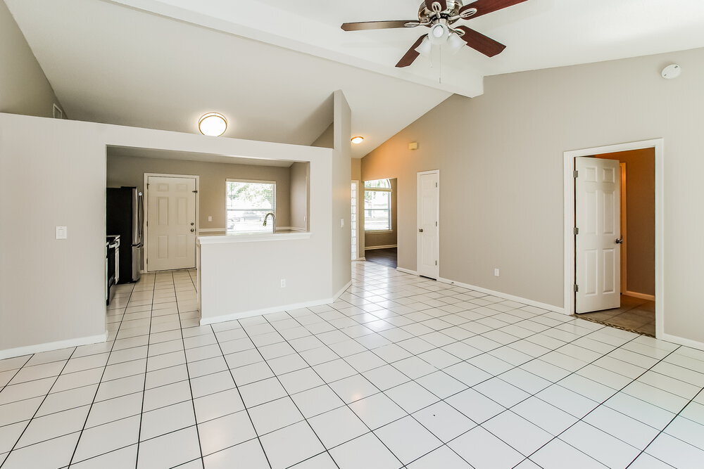 Building Photo - 3750 Barbizon Cir S
