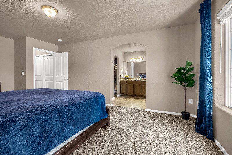 Building Photo - 7684 Sand Lake Heights