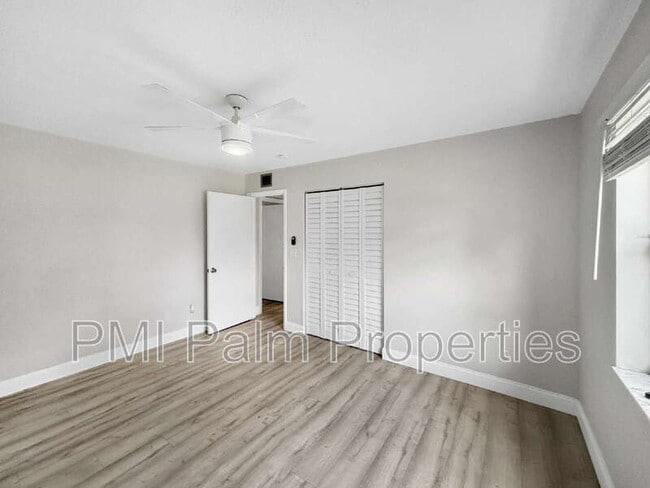 Building Photo - 1291 SE Parkview Pl