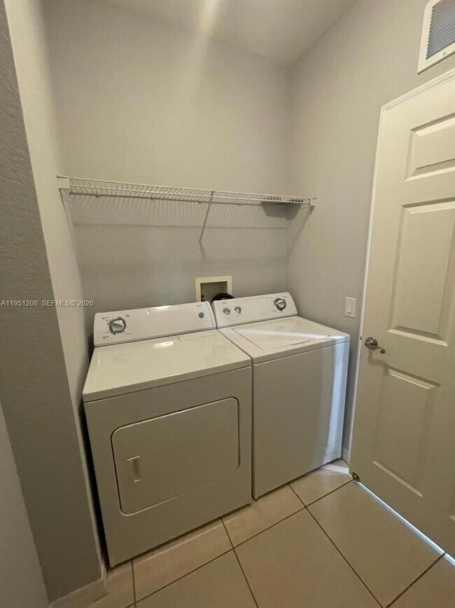 Building Photo - 2334 Grand Central Pkwy