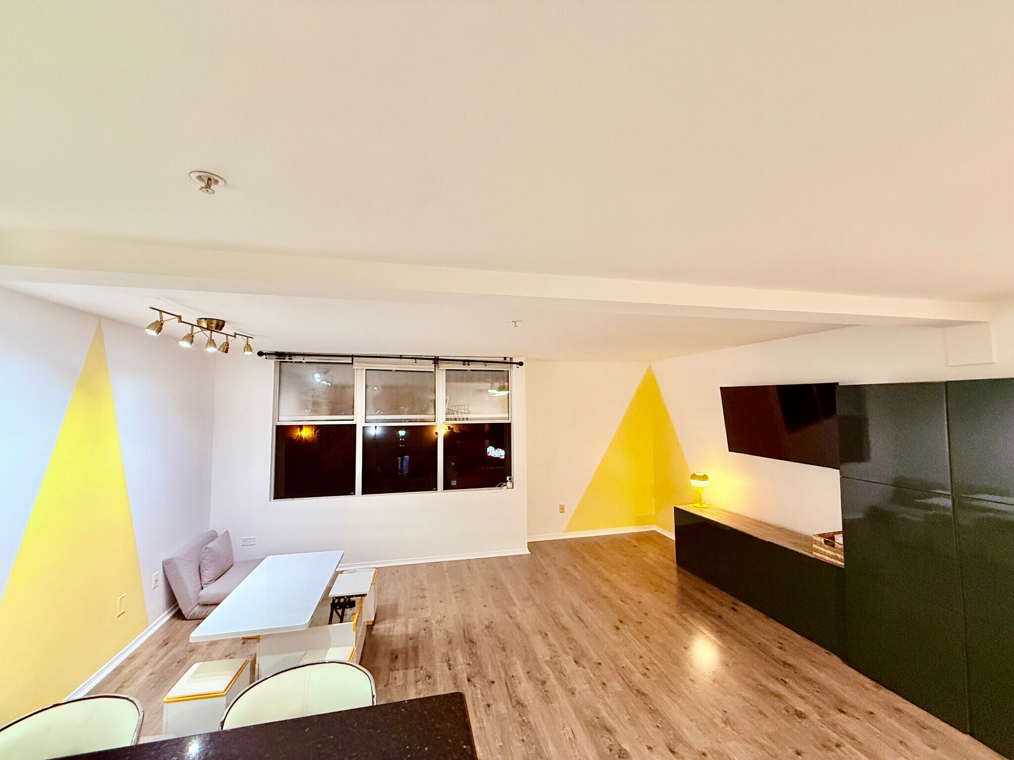 Building Photo - 101 Market St