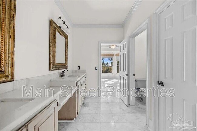 Building Photo - 4700 Bohemia Dr
