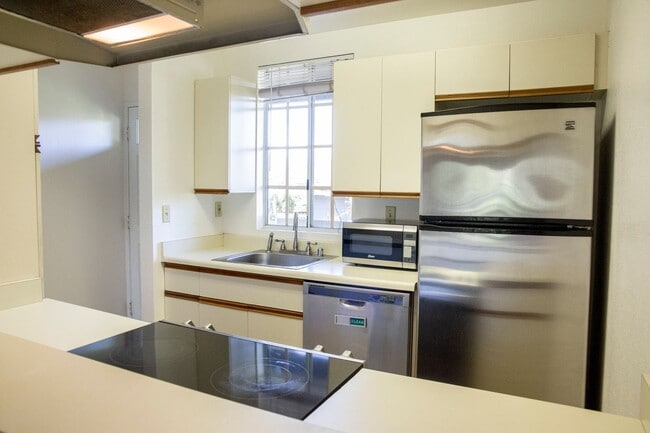 Building Photo - Freshly Painted Kihei Villages Condo