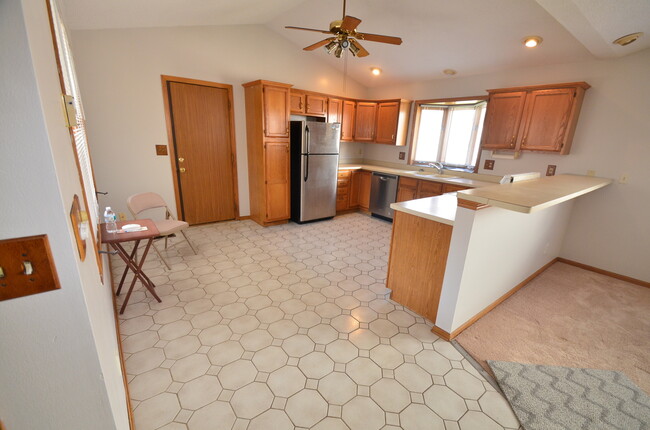 Building Photo - 1239 Wood Creek Bend