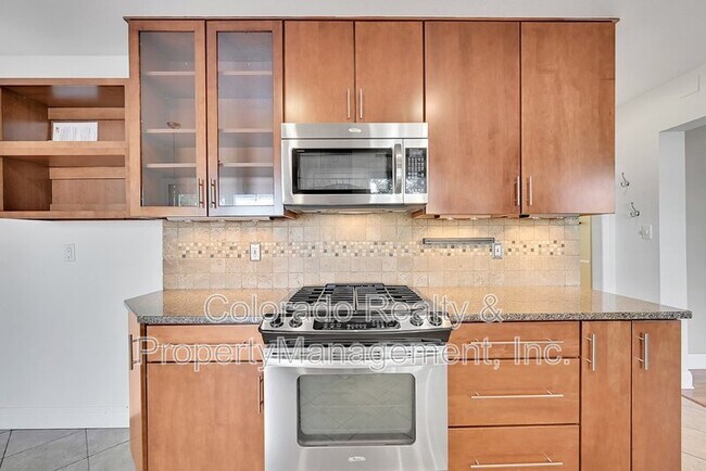 Building Photo - 2430 S Eagle Way