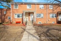 Building Photo - 1802 Jasmine Terrace
