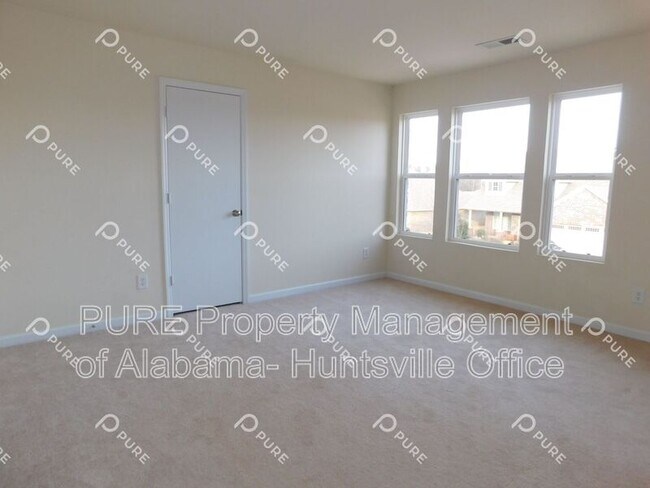 Building Photo - 108 Barnard St
