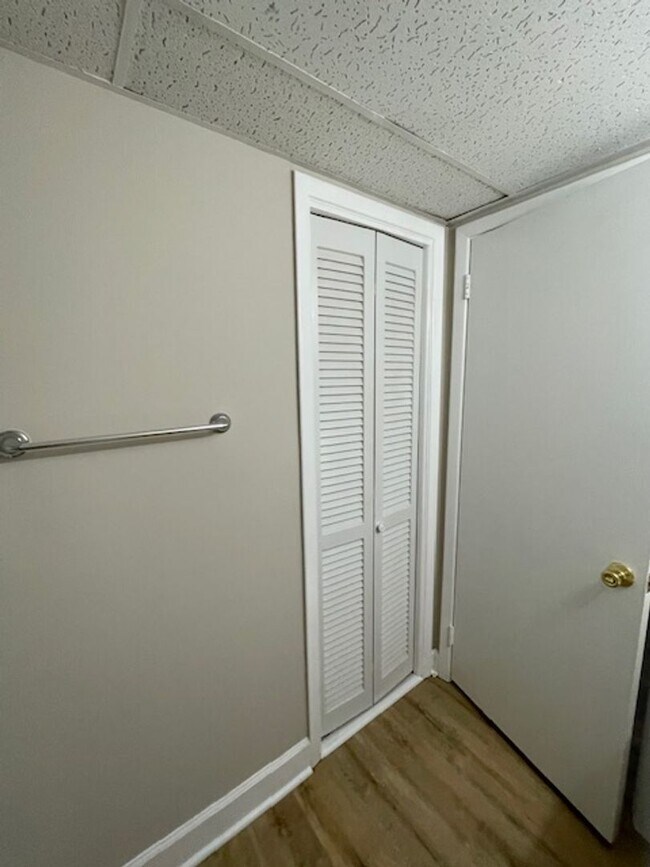 Building Photo - Ideal Location In Winston-Salem!