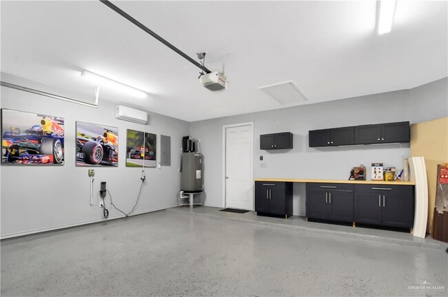Building Photo - 516 Hackberry Ave
