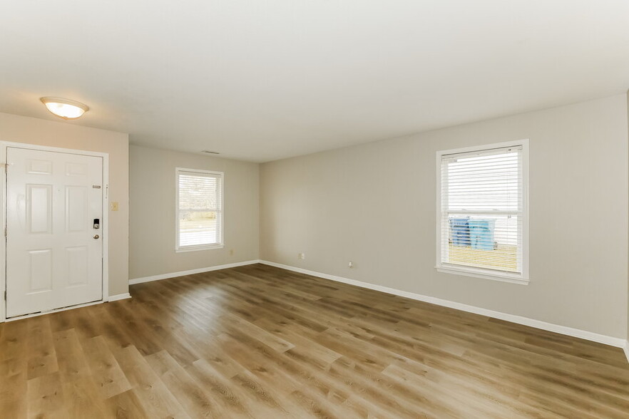 Building Photo - 10121 Cumberland Pointe Blvd