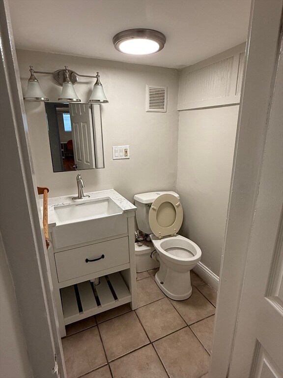 Building Photo - 84 Thorndike St