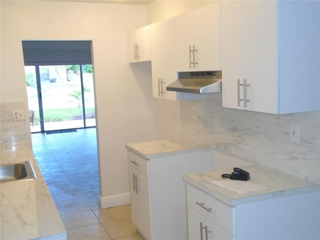 Building Photo - 1648 NW 58th Ave