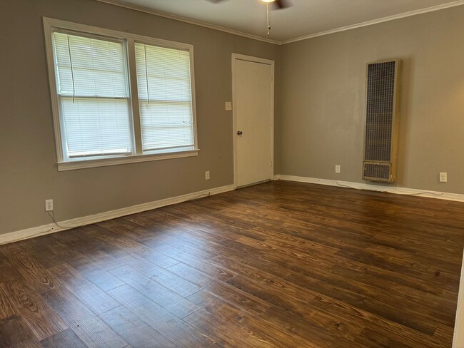 Building Photo - Beautiful 2 bedroom home!