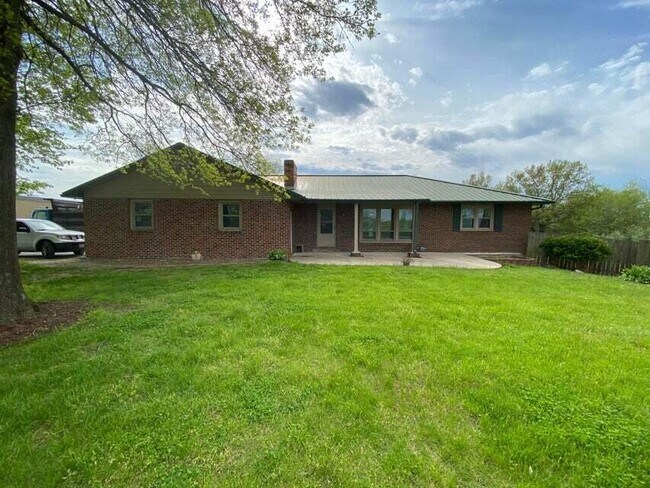 Building Photo - 5801 N Kircher Rd