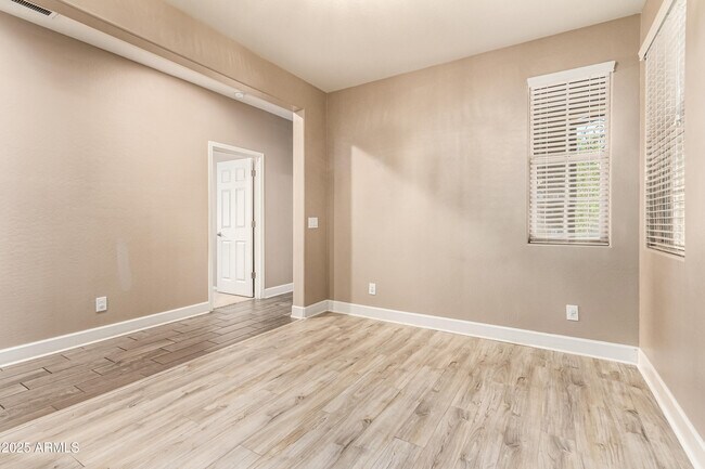 Building Photo - 9008 S 55th Dr