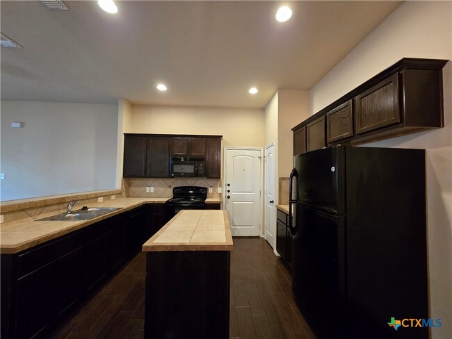 Building Photo - 297 Rosalie Dr