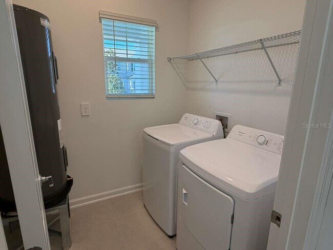 Building Photo - 7381 Ivy Tendril Ave