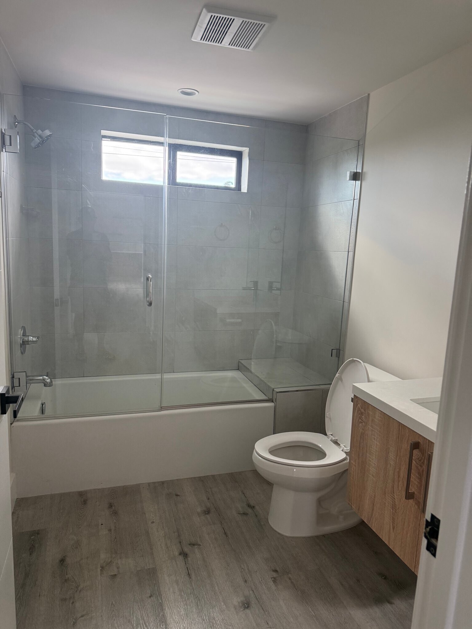 Building Photo - 5923 Laurel Canyon Blvd