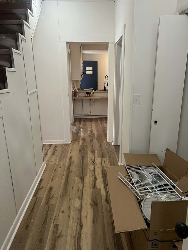 Building Photo - 1403 Goehler Rd SE