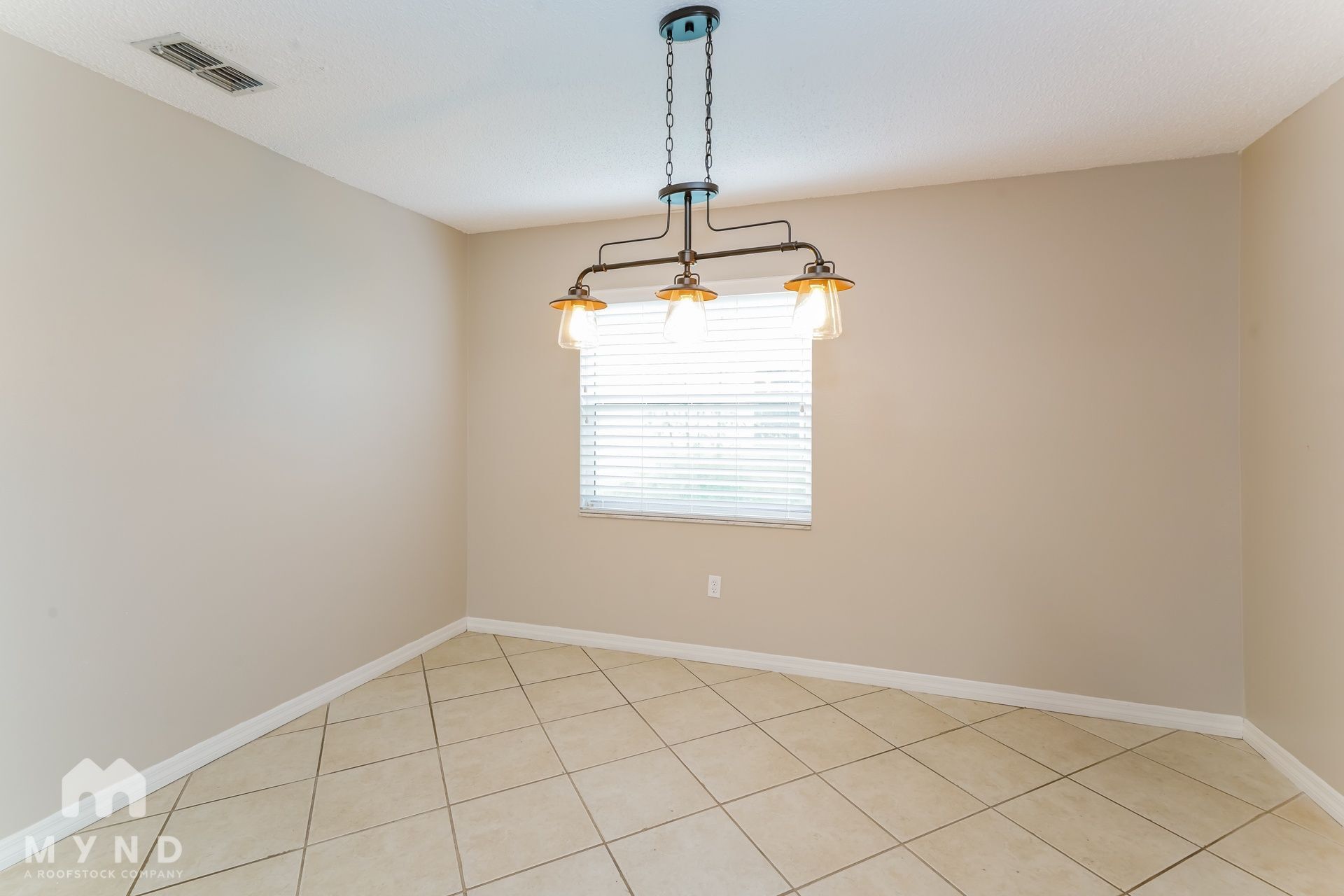 Building Photo - 14013 Fullerton Dr