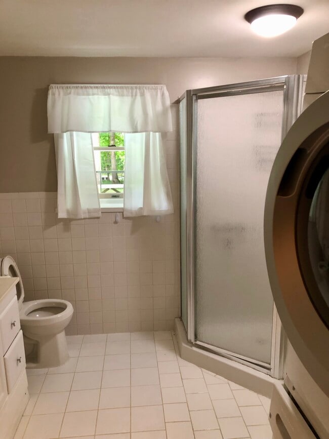 Full Bathroom/Walk in Shower w/washer-dryer - 12374 Roselawn Ln