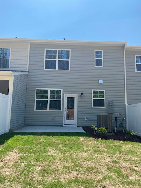 Building Photo - 425 Hazy Hls Ln