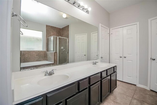 Building Photo - 14127 Grovemist Ln