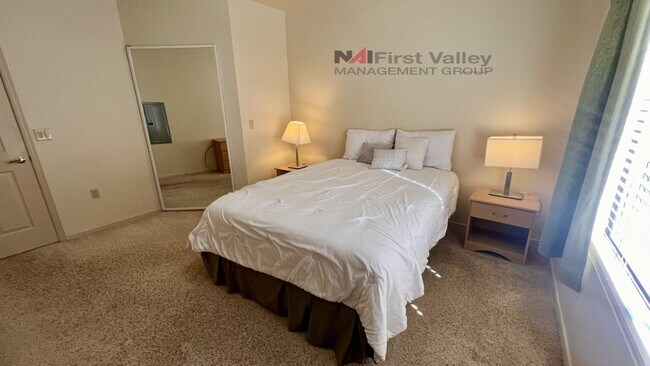 Building Photo - 1 Bed/1 Bath Upstairs Executive **Move In Special — First Month FREE!**