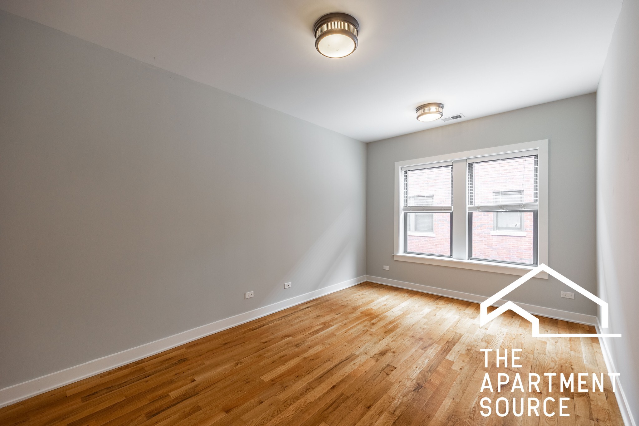 Building Photo - 2207 W Eastwood Ave