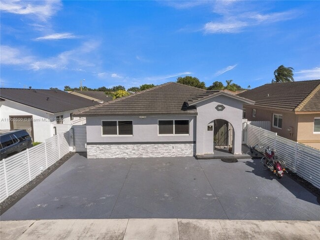 Building Photo - 3145 W 71st Pl