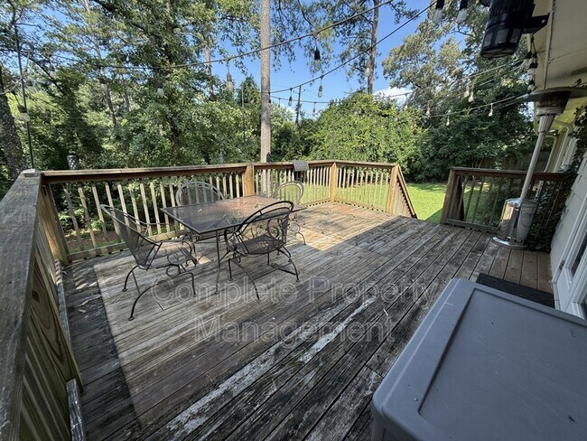 Building Photo - 3153 Woodhaven Dr