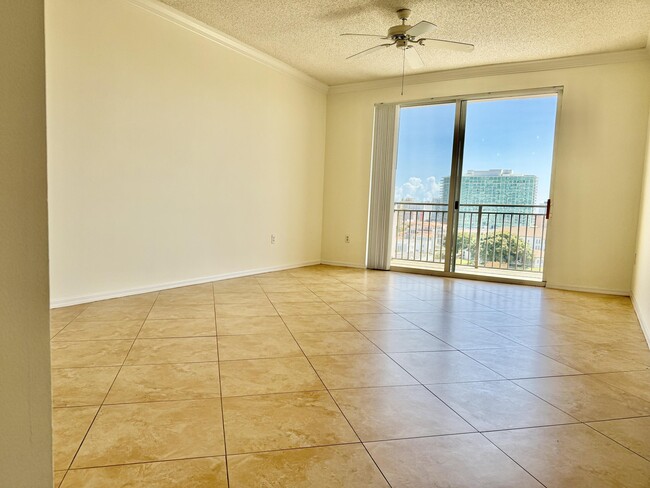 Building Photo - 616 Clearwater Park Rd