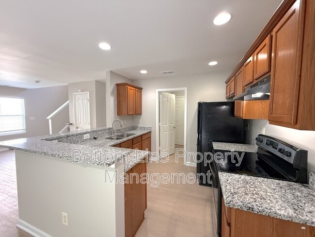 Building Photo - 4918 Muskogee Dr