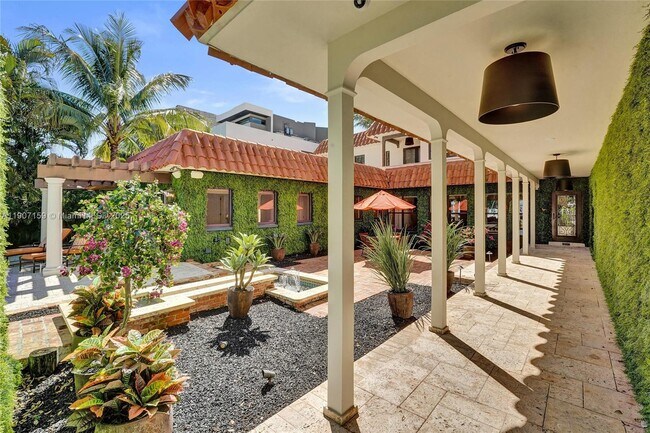 Building Photo - 2035 NE 31st Ave