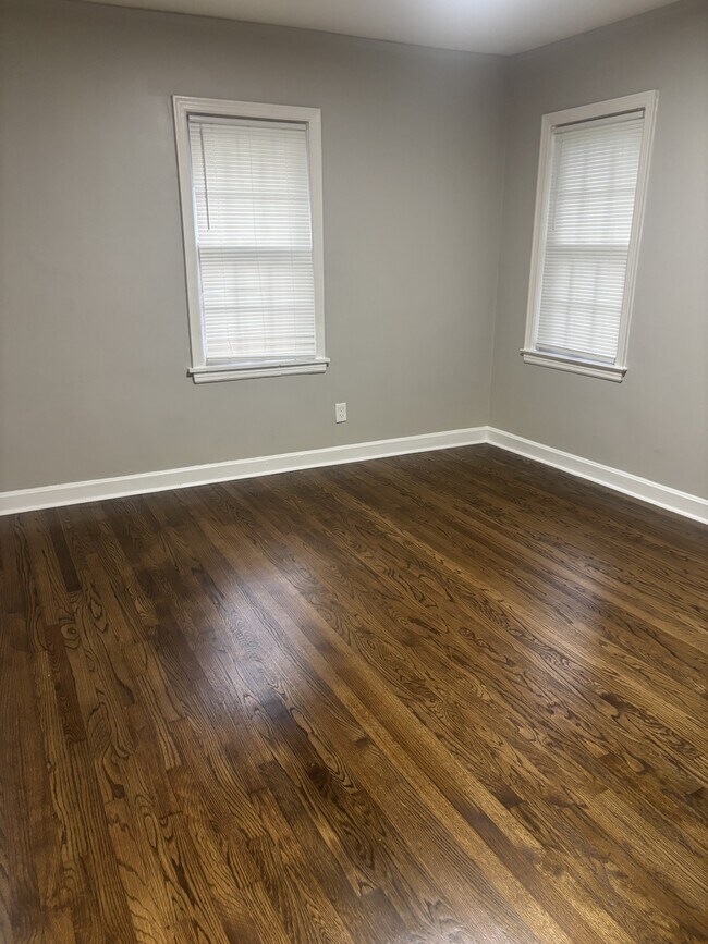 Building Photo - 1622 Alta Vista Ave