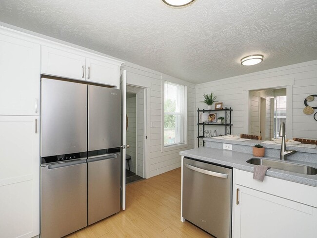 Building Photo - NEWLY REMODELED HISTORIC HOME IN DOWNTOWN ...