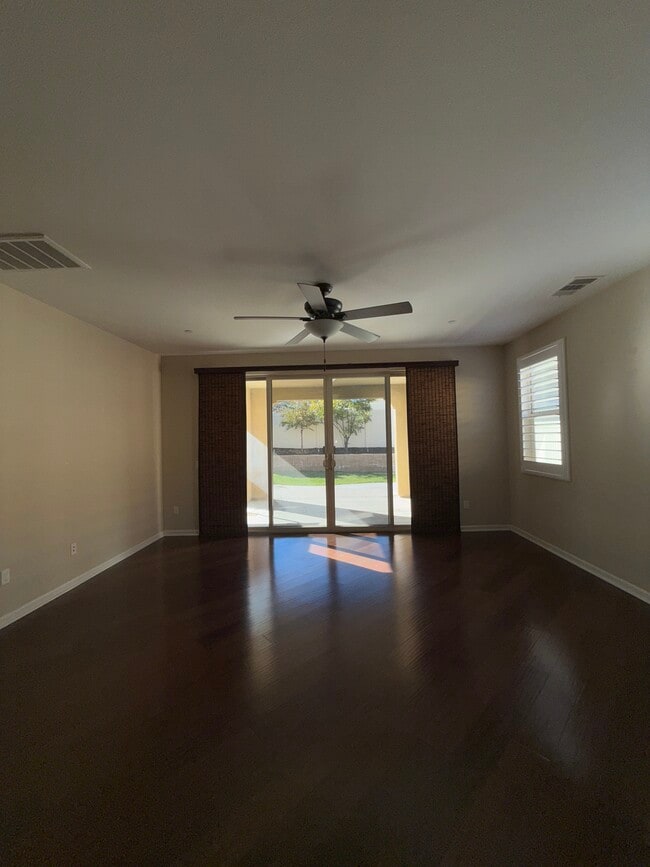 Building Photo - Chervil Way