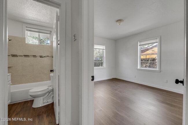 Building Photo - 3173 3rd St Cir S