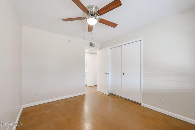 Building Photo - 2301 W Osborn Rd