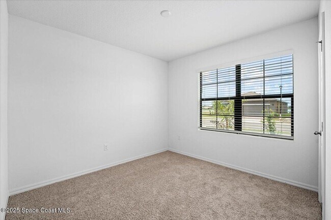 Building Photo - 1854 Capital Dr SE